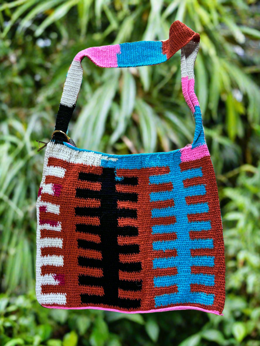 Tama Backbone Bilum Tote with Raffia Tassel