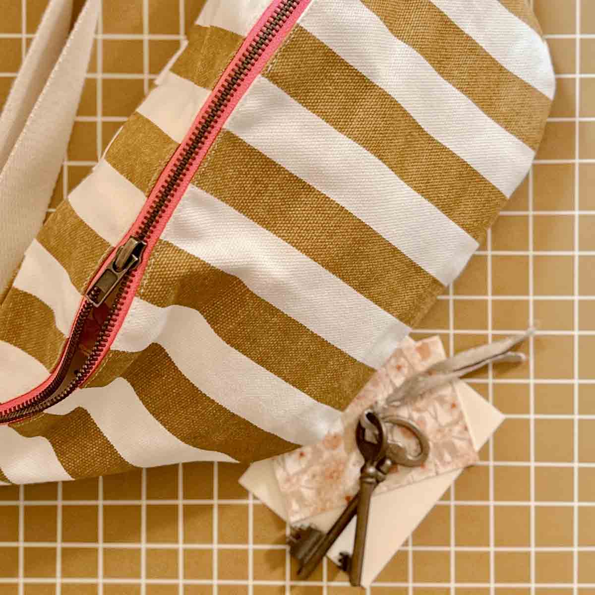 WOMEN BUM BAG STRIPES CARAMEL: TOFFEE / SCRATCH