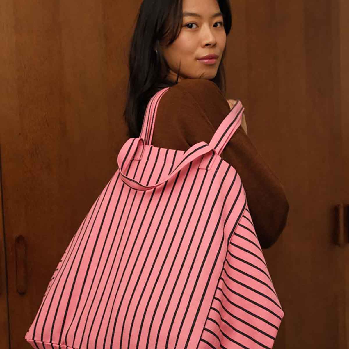 ELISA TOTE BAG TENNIS BLACK /  FUNKY PINK