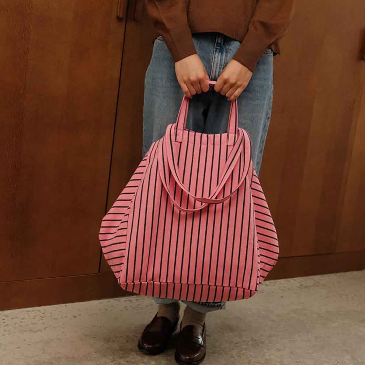 ELISA TOTE BAG TENNIS BLACK /  FUNKY PINK