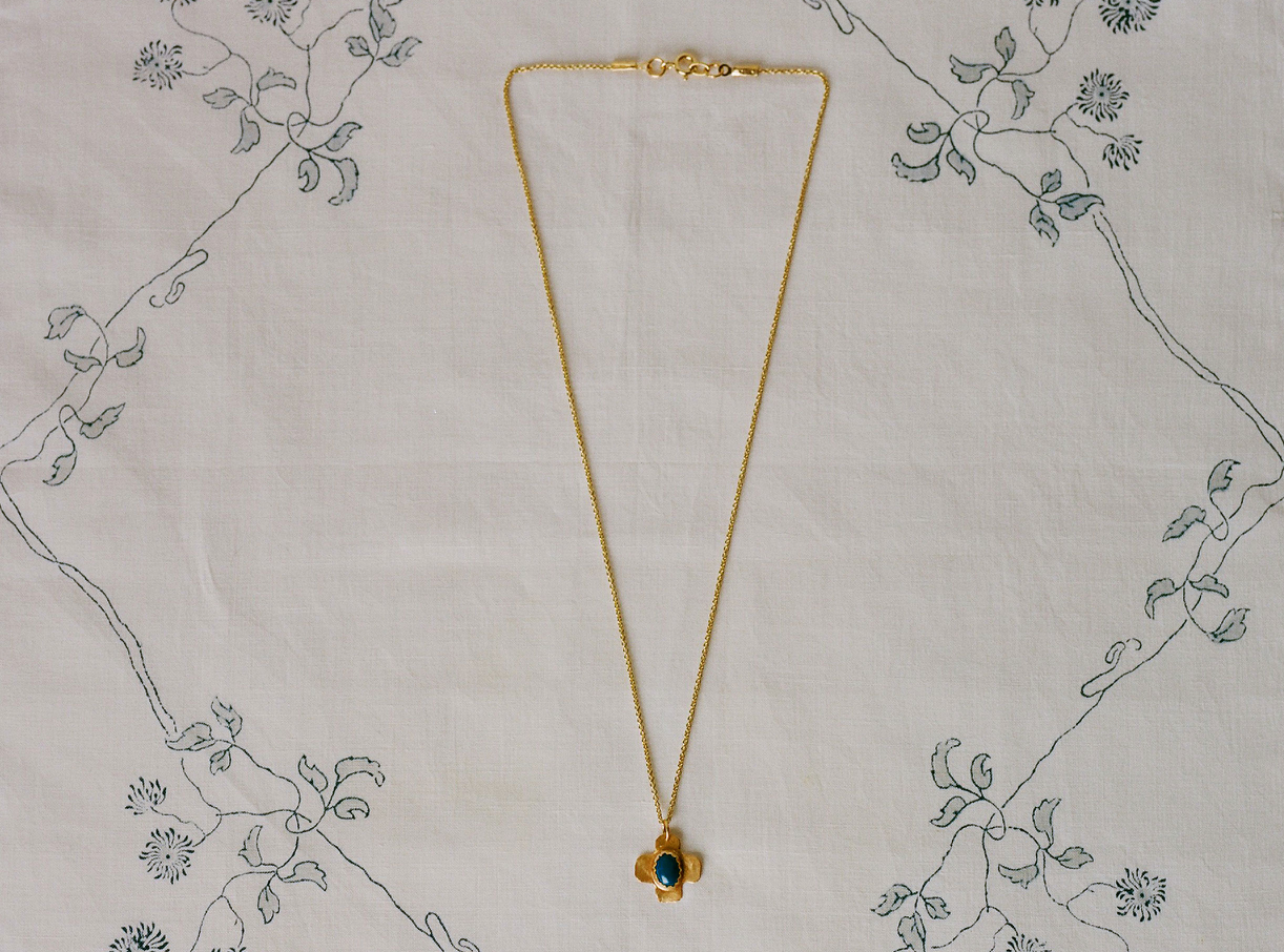 Apres Ski Nuit Gold Pendant