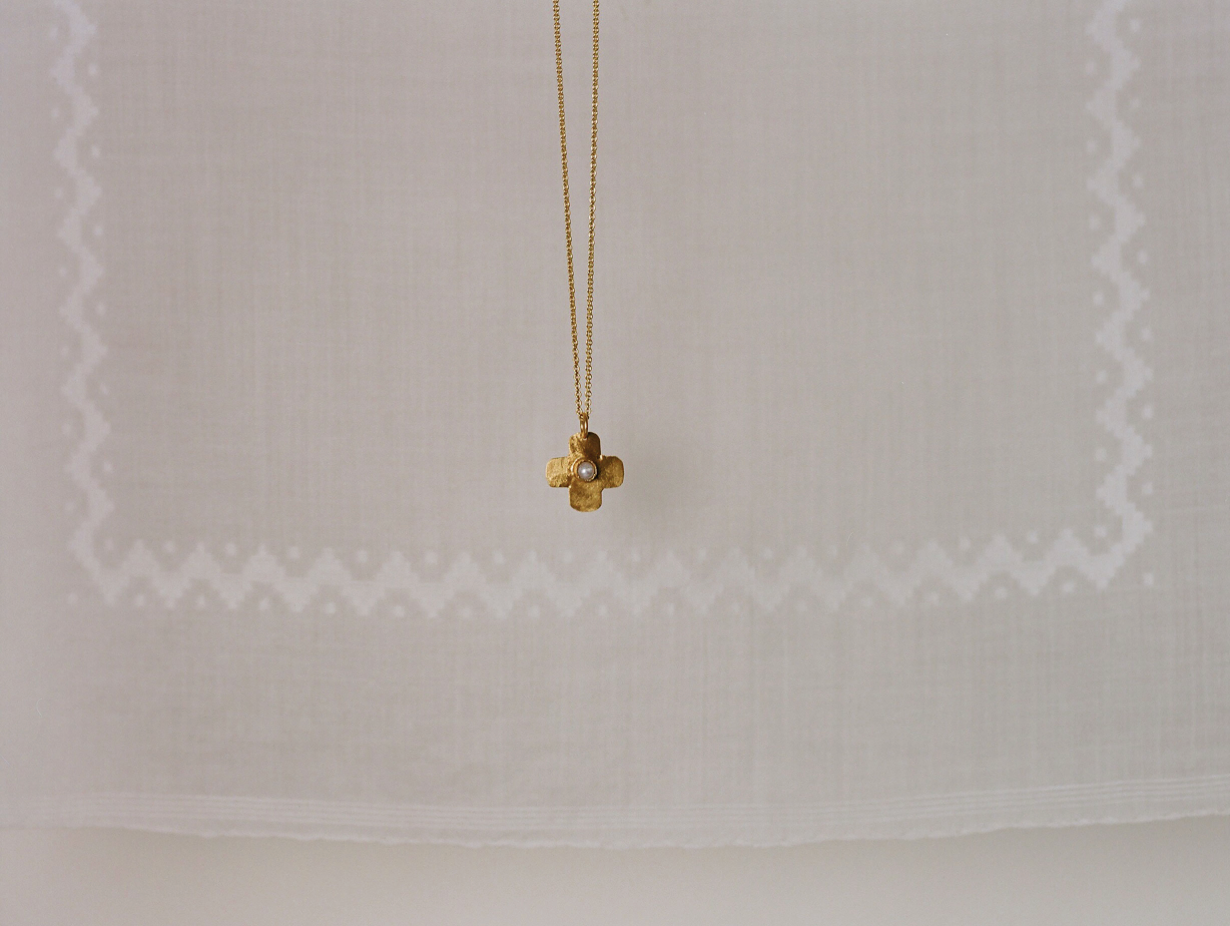 Apres Ski Jour Gold Pendant