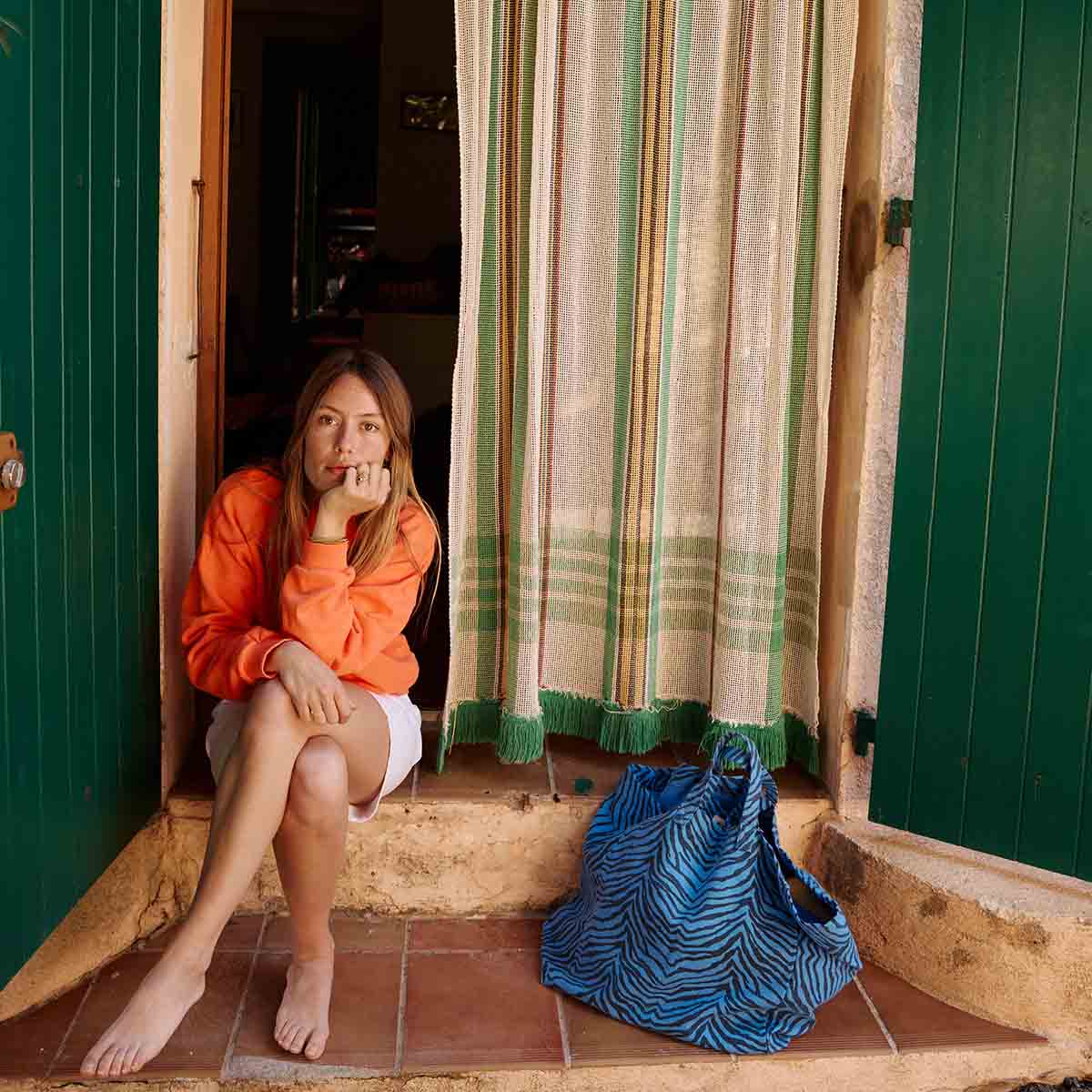 ELISA TOTE BAG ZEBRA GREEK BLUE: GREEK BLUE / ZEBROU