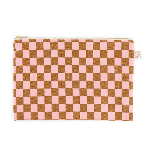 LILI FLAT POUCH CHECKERBOARD STRAWBERRY: TOFFEE / CHECKERBOARD
