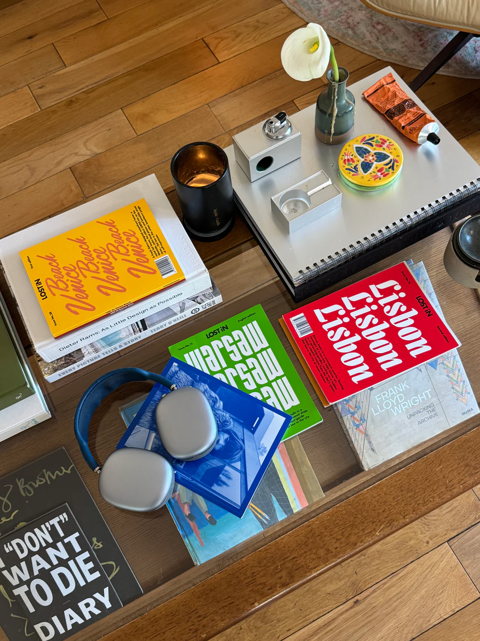 LOST iN Lisbon Guide Book